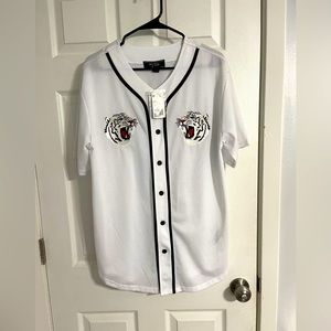 Men’s Forever 21 Tiger jersey